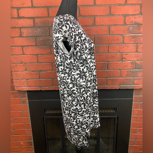 Nicole Miller New York Shortsleeved Scooped Neck Floral Black White Dress Size M - Picture 3 of 5